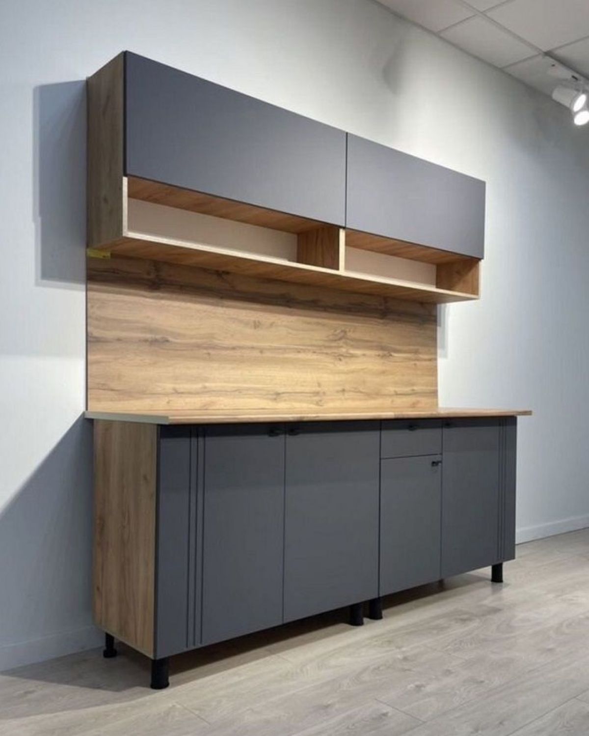 Кухонный гарнитур «Монако» 2.0 м Серия 2 МДФ с фрезеровкой (Дуб Золотой/Графит) | фото 4